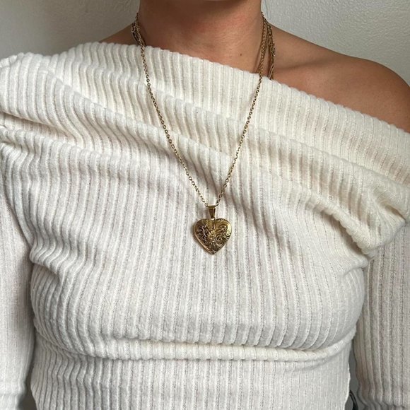 Jewelry - Y2K 2000s vintage gold cute heart pendant locket chain necklace